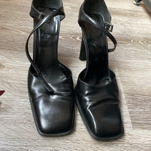 Gucci Black Leather Square toe Black Pumps 9